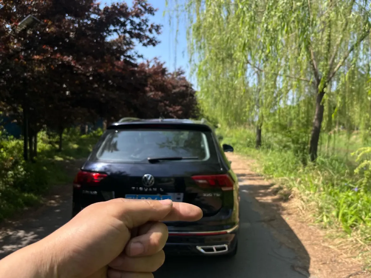 2024 Volkswagen Tiguan L 2.0T 186HP L4 7DCT,autocango,china used car exporter,china ev exporter,chinese used car exporter,chinese used ev exporter