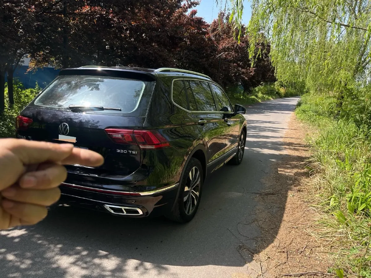 2024 Volkswagen Tiguan L 2.0T 186HP L4 7DCT,autocango,china used car exporter,china ev exporter,chinese used car exporter,chinese used ev exporter