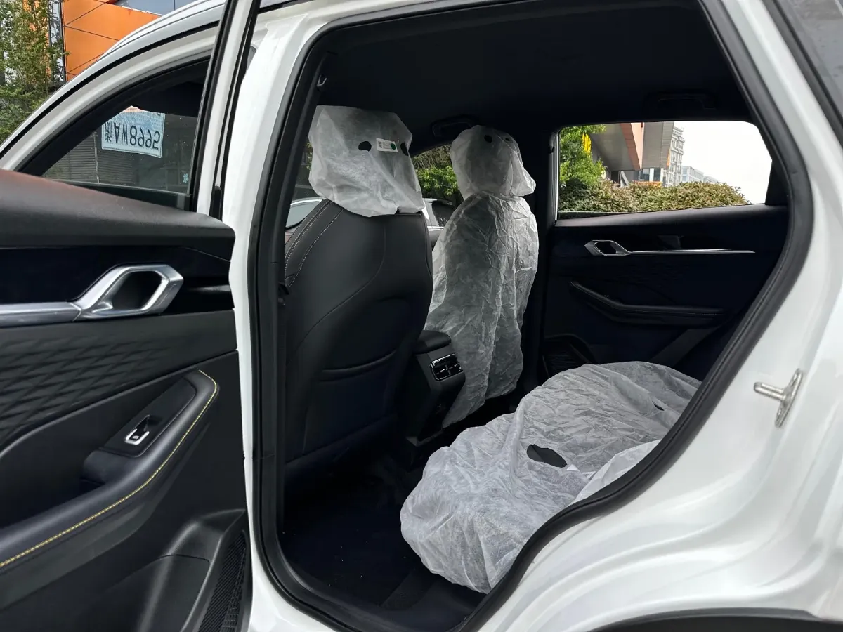 2025 Geely Coolray 1.5T 181HP L4 7DCT,autocango,china used car exporter,china ev exporter,chinese used car exporter,chinese used ev exporter