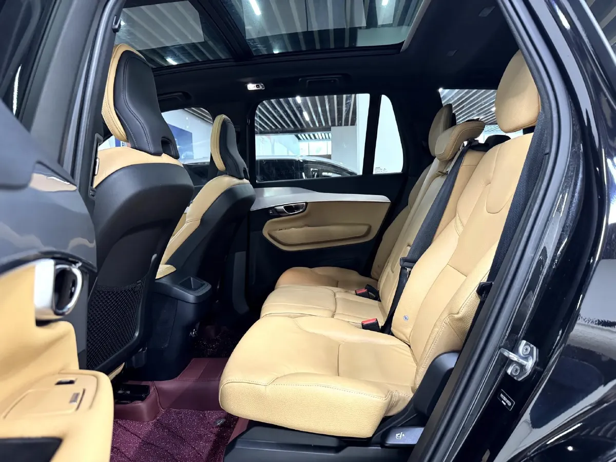 2019 Volvo XC90 2.0T 254HP L4 8AT,autocango,china used car exporter,china ev exporter,chinese used car exporter,chinese used ev exporter