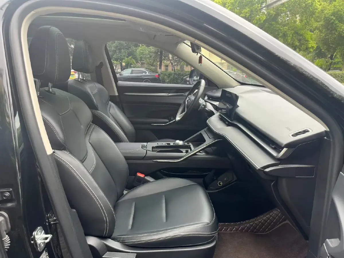 2022 Haval H6 1.5T 184HP L4 7DCT,autocango,china used car exporter,china ev exporter,chinese used car exporter,chinese used ev exporter