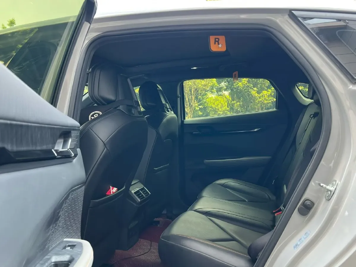 2022 ChangAn UNI-V 1.5T 188HP L4 7DCT,autocango,china used car exporter,china ev exporter,chinese used car exporter,chinese used ev exporter