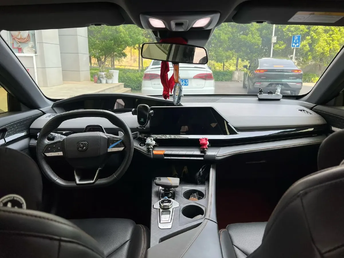 2022 ChangAn UNI-V 1.5T 188HP L4 7DCT,autocango,china used car exporter,china ev exporter,chinese used car exporter,chinese used ev exporter