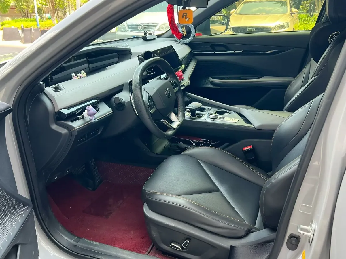 2022 ChangAn UNI-V 1.5T 188HP L4 7DCT,autocango,china used car exporter,china ev exporter,chinese used car exporter,chinese used ev exporter