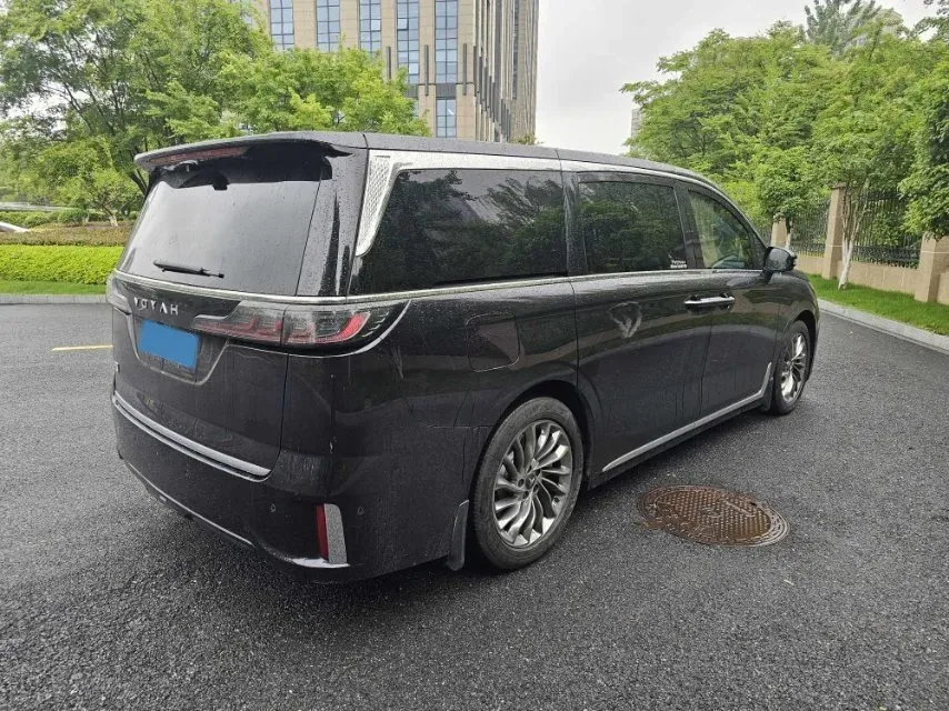 2022 Voyah Dream 1.5T 136HP L4 PHEV 25.57KWH,autocango,china used car exporter,china ev exporter,chinese used car exporter,chinese used ev exporter