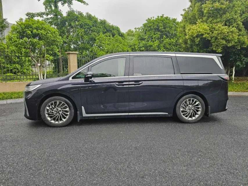 2022 Voyah Dream 1.5T 136HP L4 PHEV 25.57KWH,autocango,china used car exporter,china ev exporter,chinese used car exporter,chinese used ev exporter