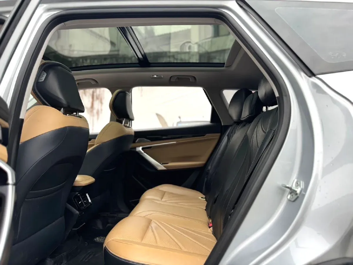 2023 Geely StarRay 2.0T 218HP L4 7DCT,autocango,china used car exporter,china ev exporter,chinese used car exporter,chinese used ev exporter