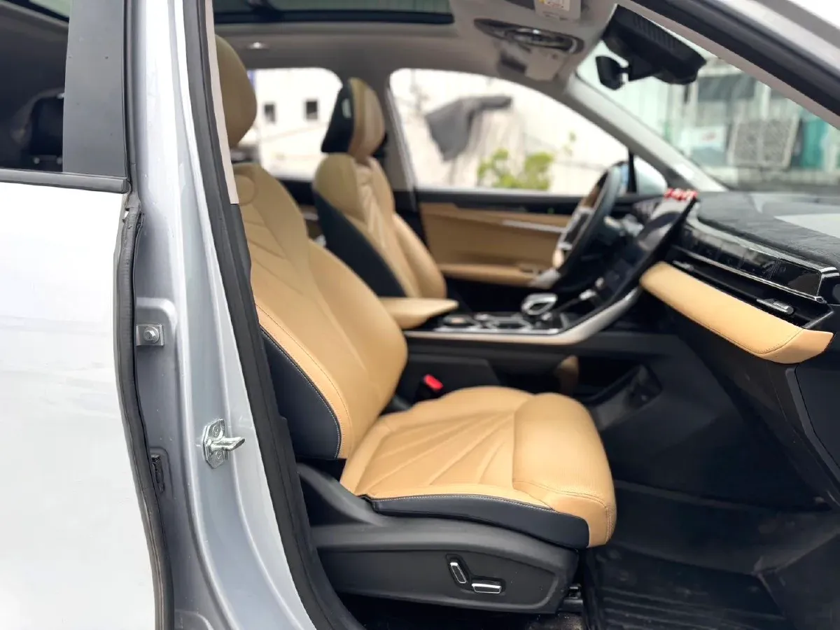 2023 Geely StarRay 2.0T 218HP L4 7DCT,autocango,china used car exporter,china ev exporter,chinese used car exporter,chinese used ev exporter