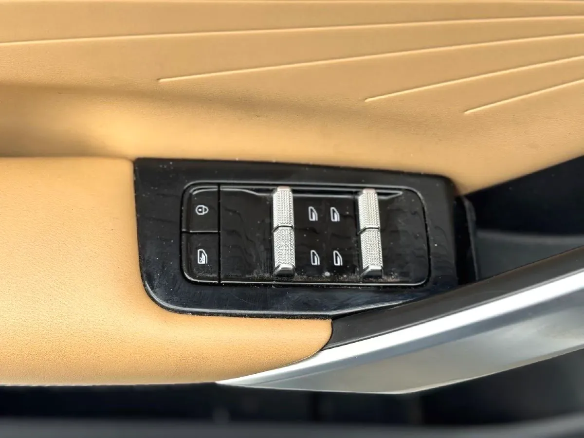 2023 Geely StarRay 2.0T 218HP L4 7DCT,autocango,china used car exporter,china ev exporter,chinese used car exporter,chinese used ev exporter