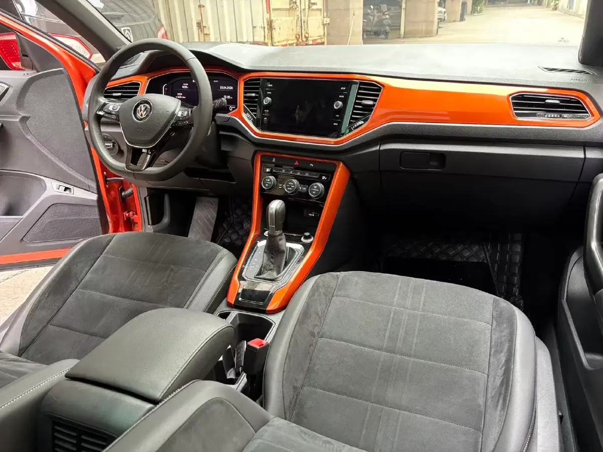 2019 Volkswagen T-Roc 1.4T 150HP L4 7DCT,autocango,china used car exporter,china ev exporter,chinese used car exporter,chinese used ev exporter