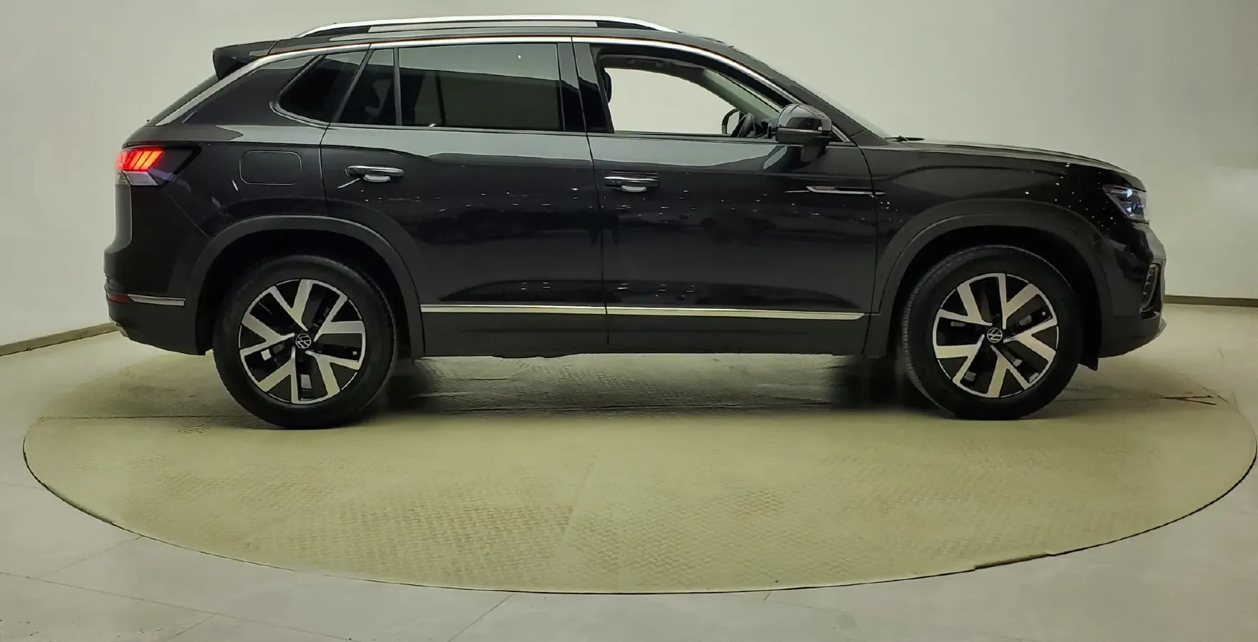 2023 Volkswagen Tayron 2.0T 186HP L4 7DCT,autocango,china used car exporter,china ev exporter,chinese used car exporter,chinese used ev exporter