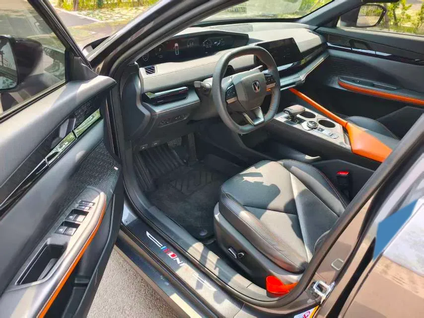 2022 ChangAn UNI-V 1.5T 188HP L4 7DCT,autocango,china used car exporter,china ev exporter,chinese used car exporter,chinese used ev exporter