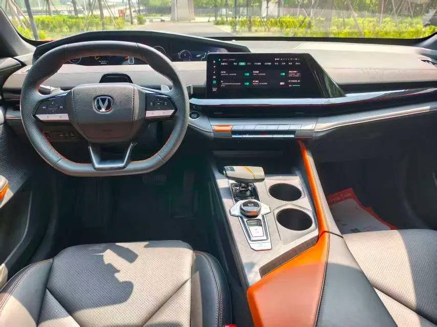 2022 ChangAn UNI-V 1.5T 188HP L4 7DCT,autocango,china used car exporter,china ev exporter,chinese used car exporter,chinese used ev exporter