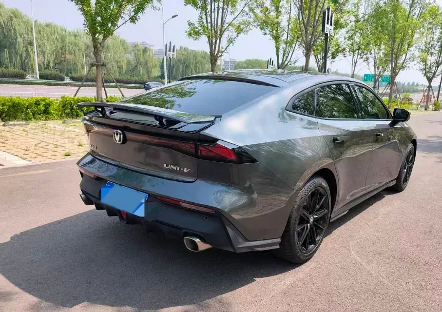 2022 ChangAn UNI-V 1.5T 188HP L4 7DCT,autocango,china used car exporter,china ev exporter,chinese used car exporter,chinese used ev exporter