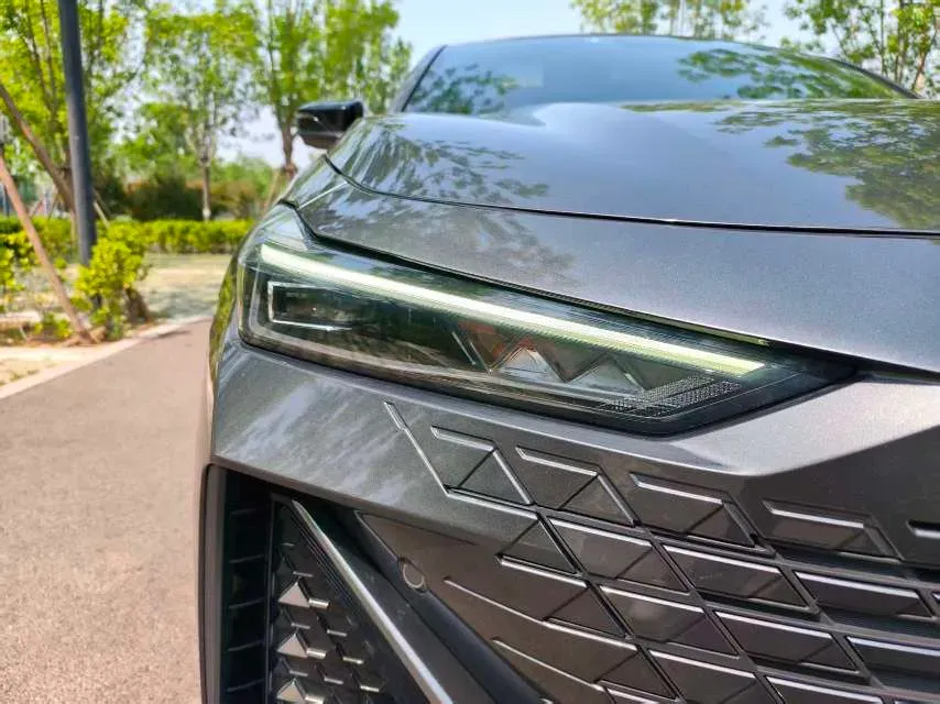 2022 ChangAn UNI-V 1.5T 188HP L4 7DCT,autocango,china used car exporter,china ev exporter,chinese used car exporter,chinese used ev exporter