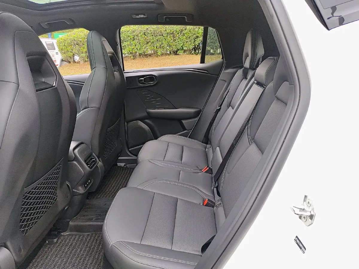 2023 LYNK&CO 06 EM-P 1.5L 120HP L4 3DHT PHEV 19.09KWH,autocango,china used car exporter,china ev exporter,chinese used car exporter,chinese used ev exporter