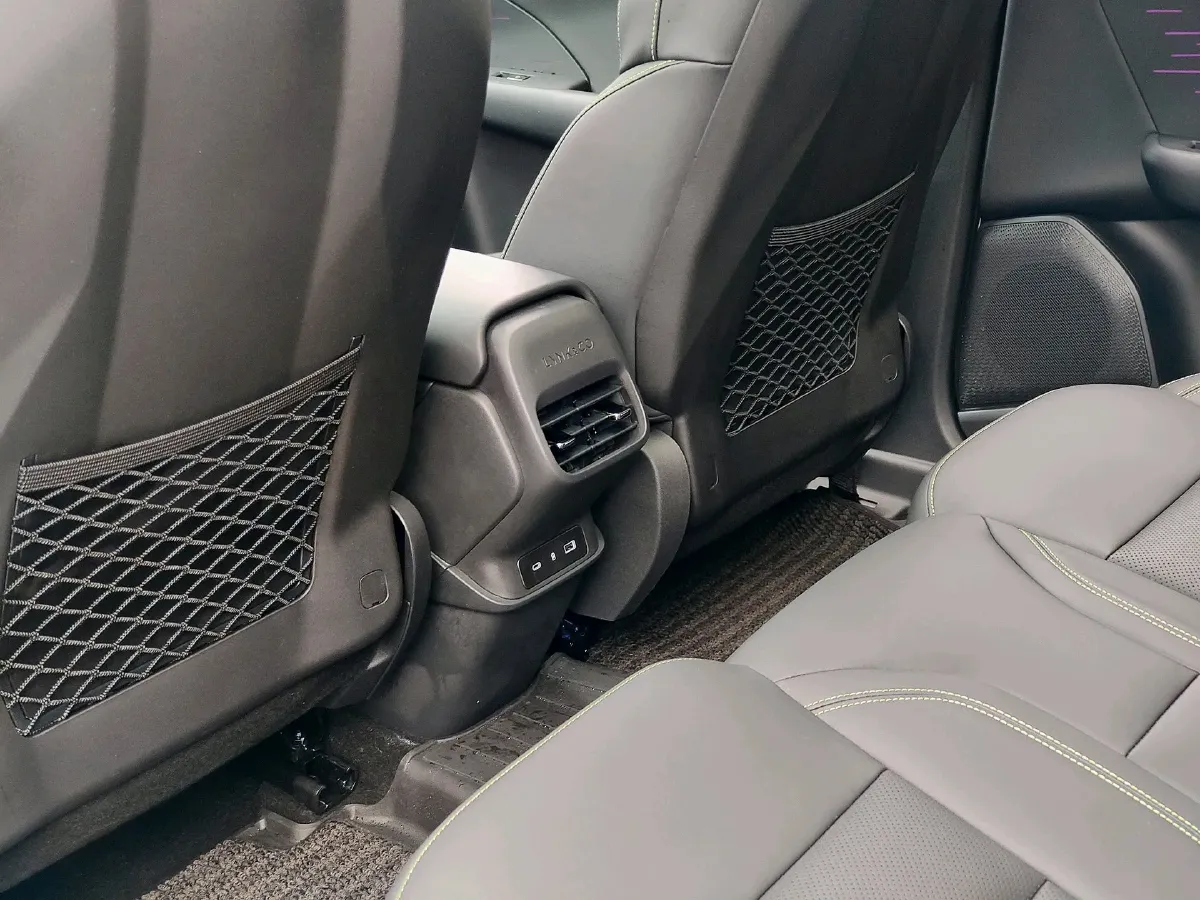 2023 LYNK&CO 06 EM-P 1.5L 120HP L4 3DHT PHEV 19.09KWH,autocango,china used car exporter,china ev exporter,chinese used car exporter,chinese used ev exporter