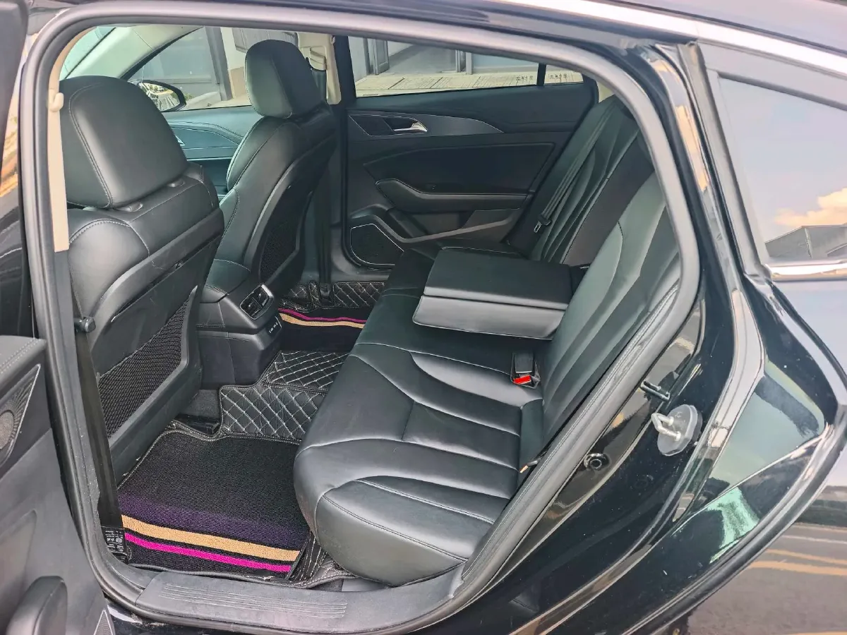 2022 HongQi H5 1.5T 169HP L4 7DCT,autocango,china used car exporter,china ev exporter,chinese used car exporter,chinese used ev exporter