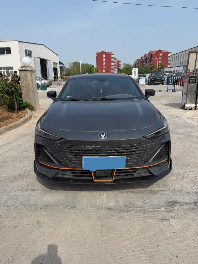 2023 ChangAn UNI-V 1.5T 188HP L4 7DCT,autocango,china used car exporter,china ev exporter,chinese used car exporter,chinese used ev exporter