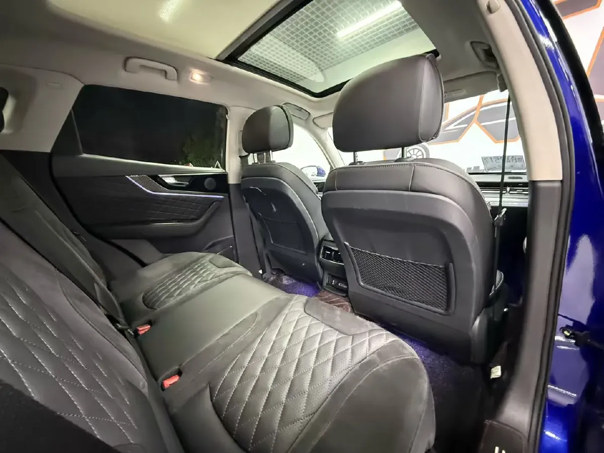 2019 HongQi HS5 2.0T 224HP L4 6AT,autocango,china used car exporter,china ev exporter,chinese used car exporter,chinese used ev exporter