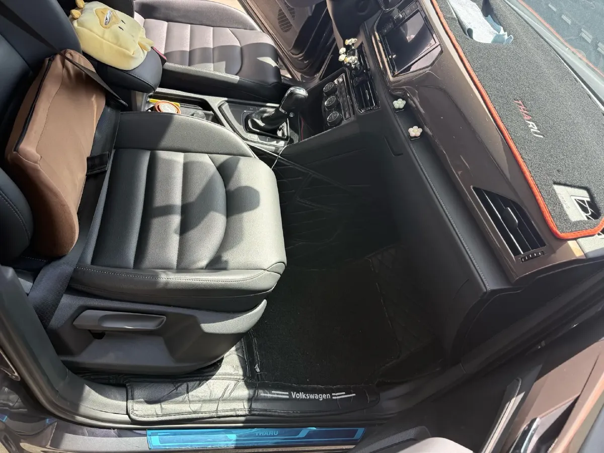 2019 MINI MINI 1.5T 102HP L3 7DCT,autocango,china used car exporter,china ev exporter,chinese used car exporter,chinese used ev exporter