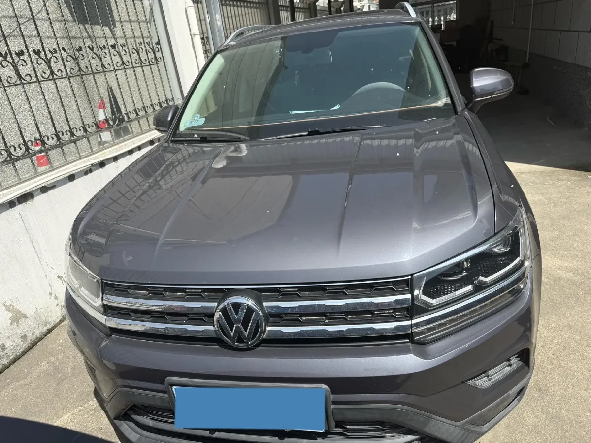 2019 MINI MINI 1.5T 102HP L3 7DCT,autocango,china used car exporter,china ev exporter,chinese used car exporter,chinese used ev exporter