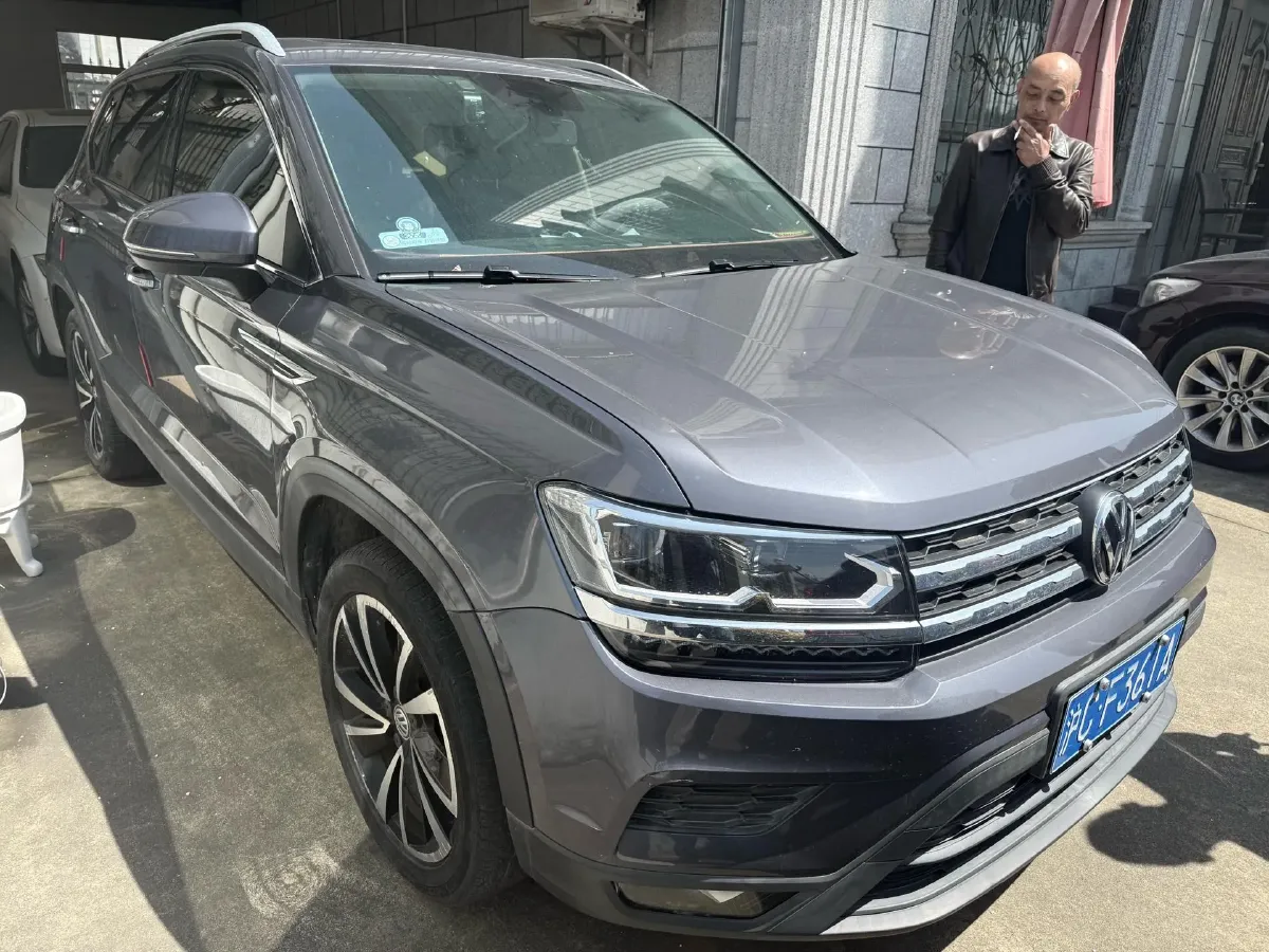 2019 MINI MINI 1.5T 102HP L3 7DCT,autocango,china used car exporter,china ev exporter,chinese used car exporter,chinese used ev exporter