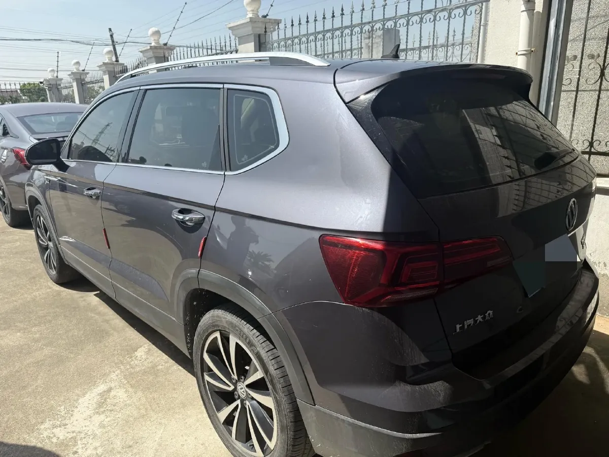 2019 MINI MINI 1.5T 102HP L3 7DCT,autocango,china used car exporter,china ev exporter,chinese used car exporter,chinese used ev exporter