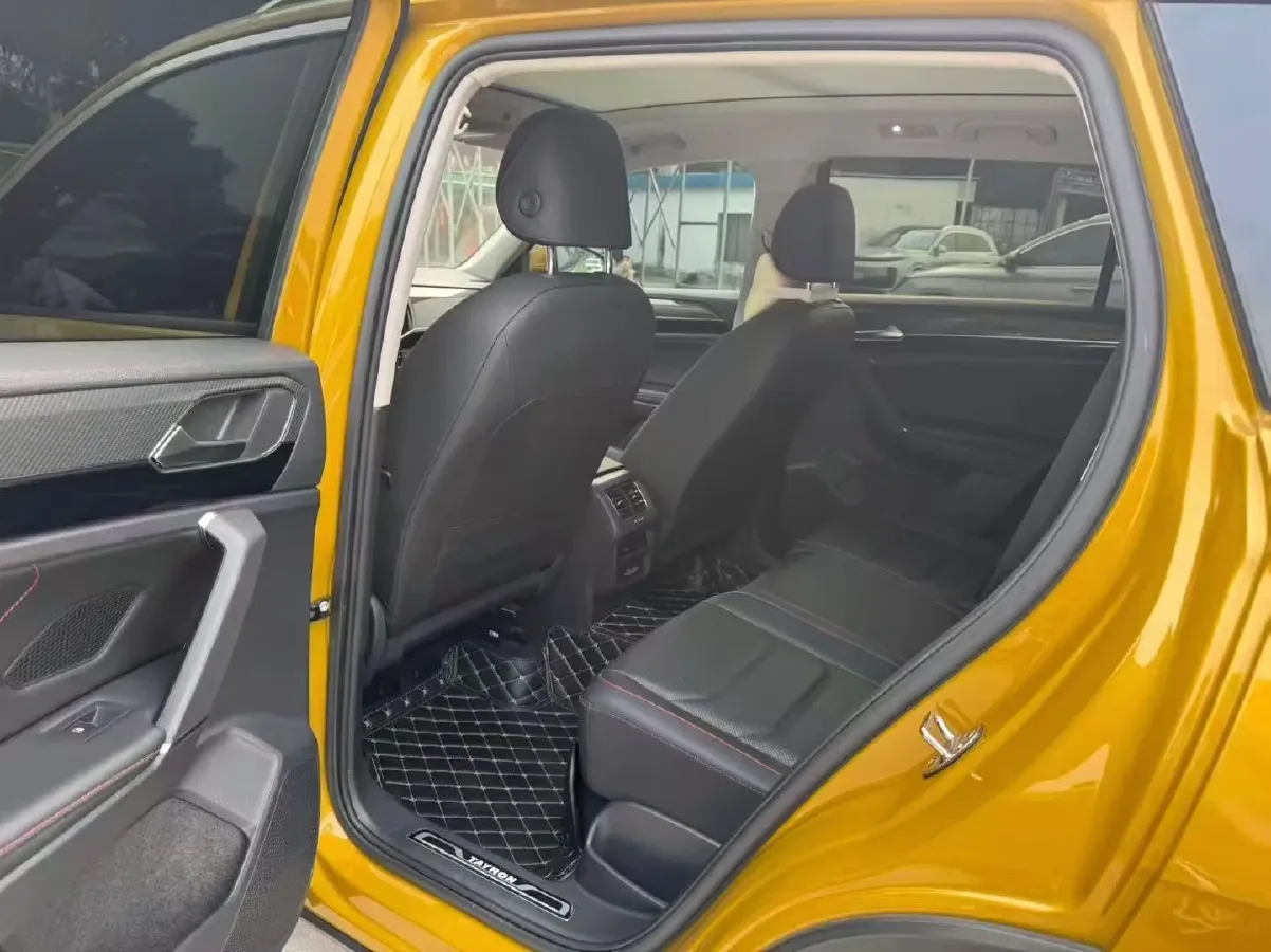 2019 Jeep Cherokee 2.0T 265HP L4 9AT,autocango,china used car exporter,china ev exporter,chinese used car exporter,chinese used ev exporter