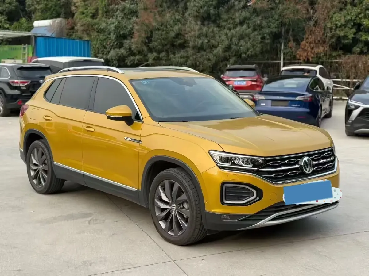 2019 Jeep Cherokee 2.0T 265HP L4 9AT,autocango,china used car exporter,china ev exporter,chinese used car exporter,chinese used ev exporter