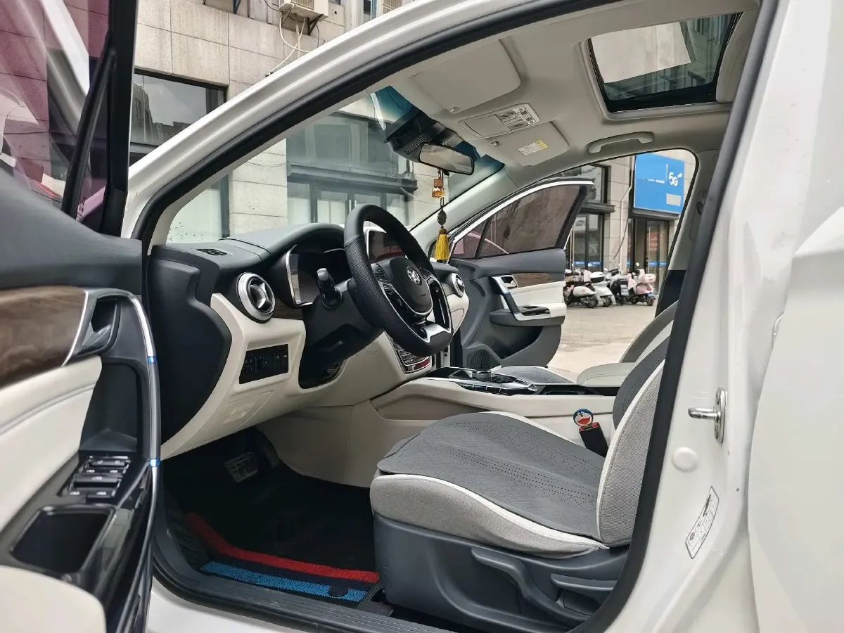 2018 BeiJing Auto EU5 BEV 53.66KWH,autocango,china used car exporter,china ev exporter,chinese used car exporter,chinese used ev exporter