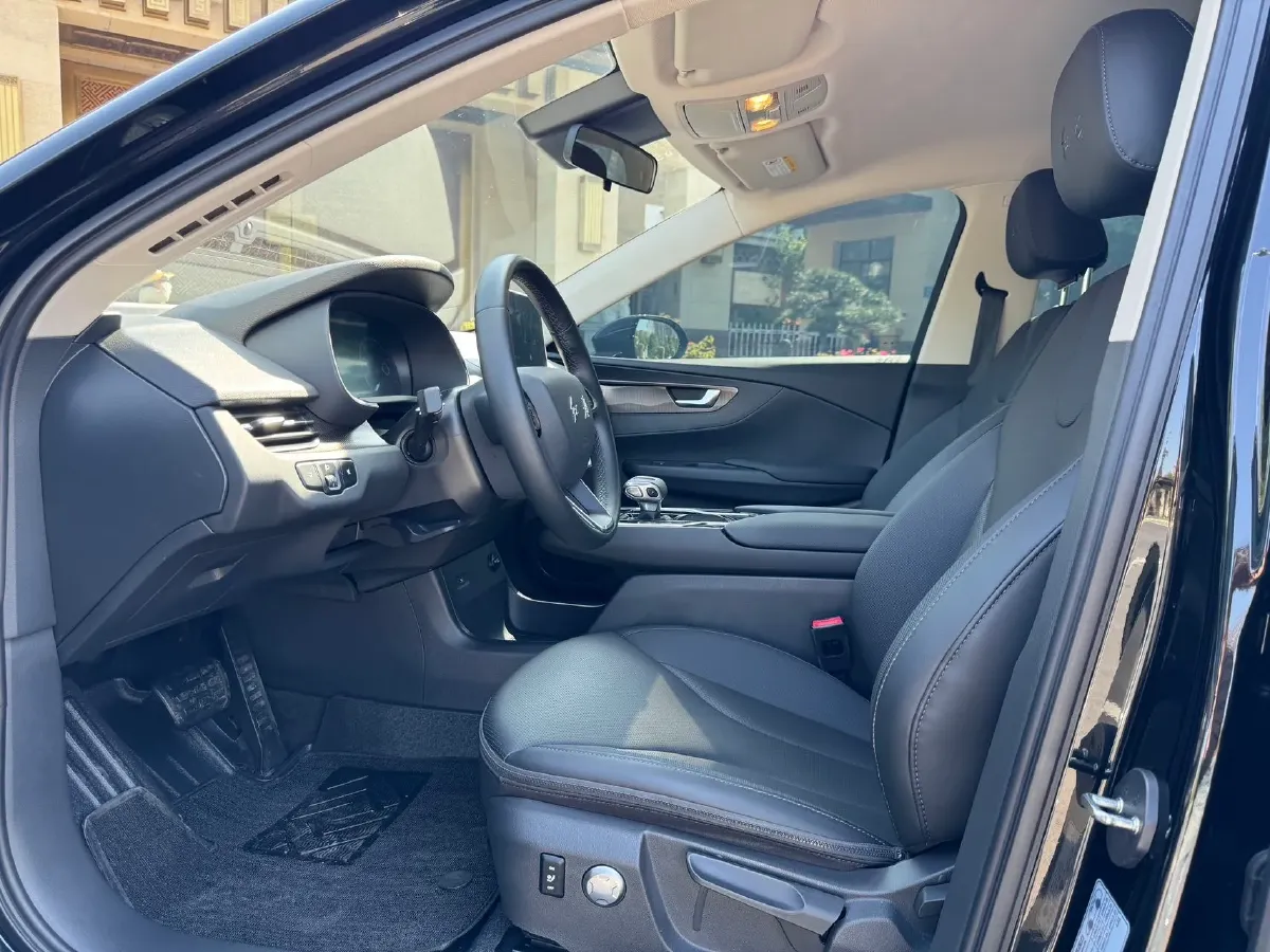 2023 HongQi E-QM5 BEV 54KWH,autocango,china used car exporter,china ev exporter,chinese used car exporter,chinese used ev exporter