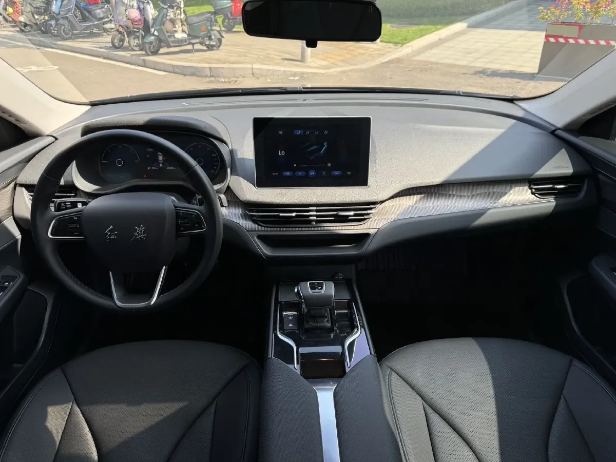 2023 HongQi E-QM5 BEV 54KWH,autocango,china used car exporter,china ev exporter,chinese used car exporter,chinese used ev exporter