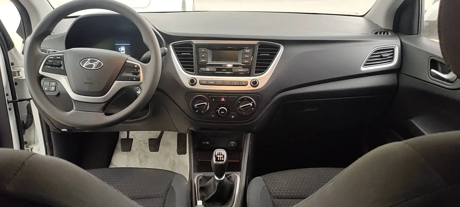 2020 Hyundai Verna 1.4L 100HP L4 6MT,autocango,china used car exporter,china ev exporter,chinese used car exporter,chinese used ev exporter