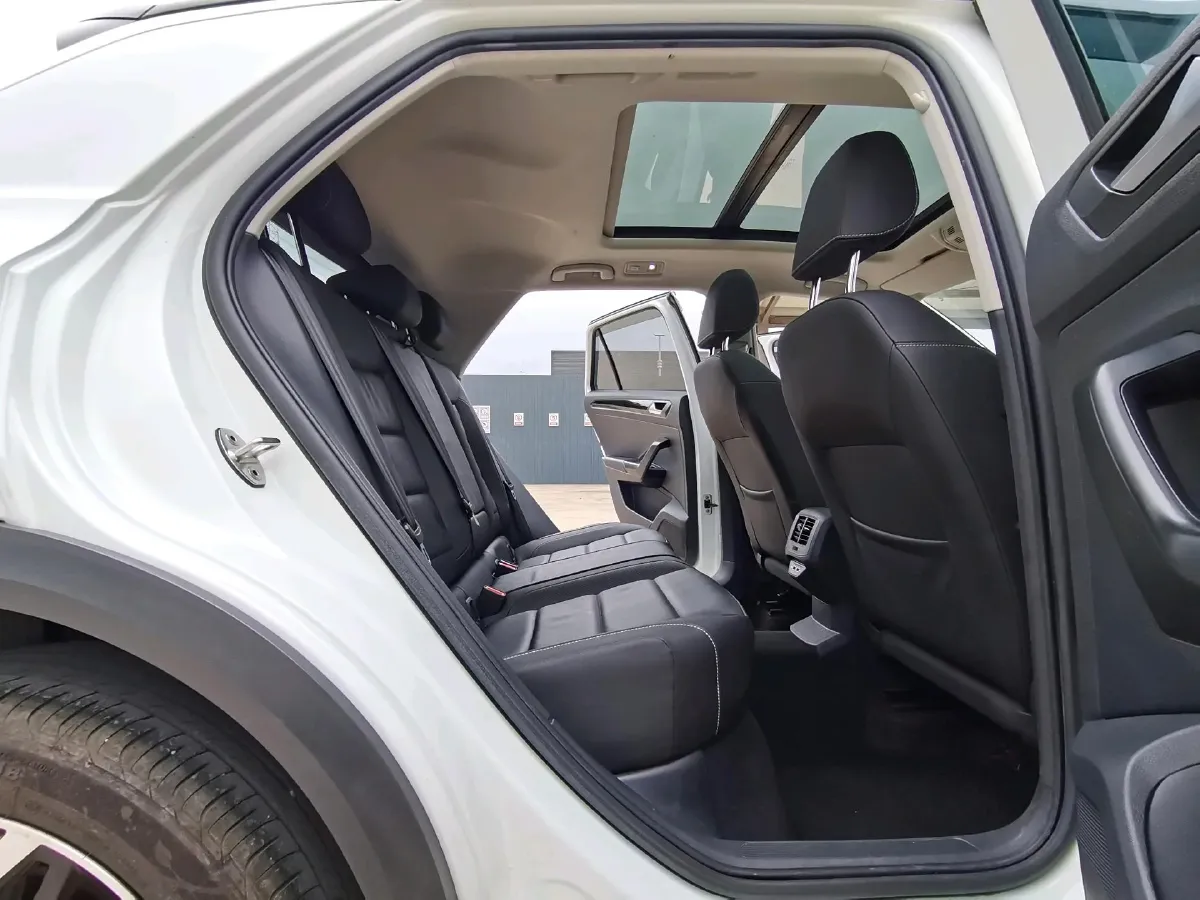 2021 Volkswagen T-Roc 1.4T 150HP L4 7DCT,autocango,china used car exporter,china ev exporter,chinese used car exporter,chinese used ev exporter