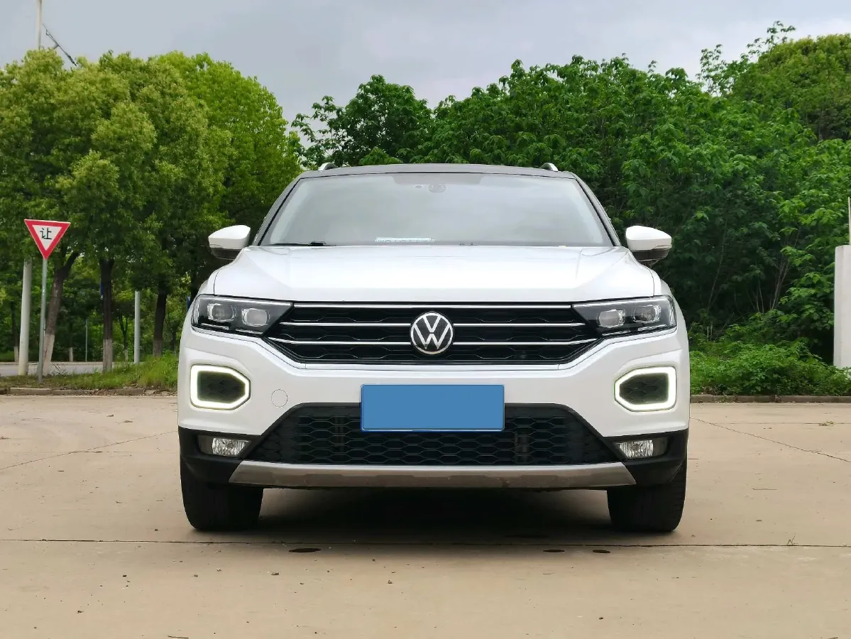2021 Volkswagen T-Roc 1.4T 150HP L4 7DCT,autocango,china used car exporter,china ev exporter,chinese used car exporter,chinese used ev exporter