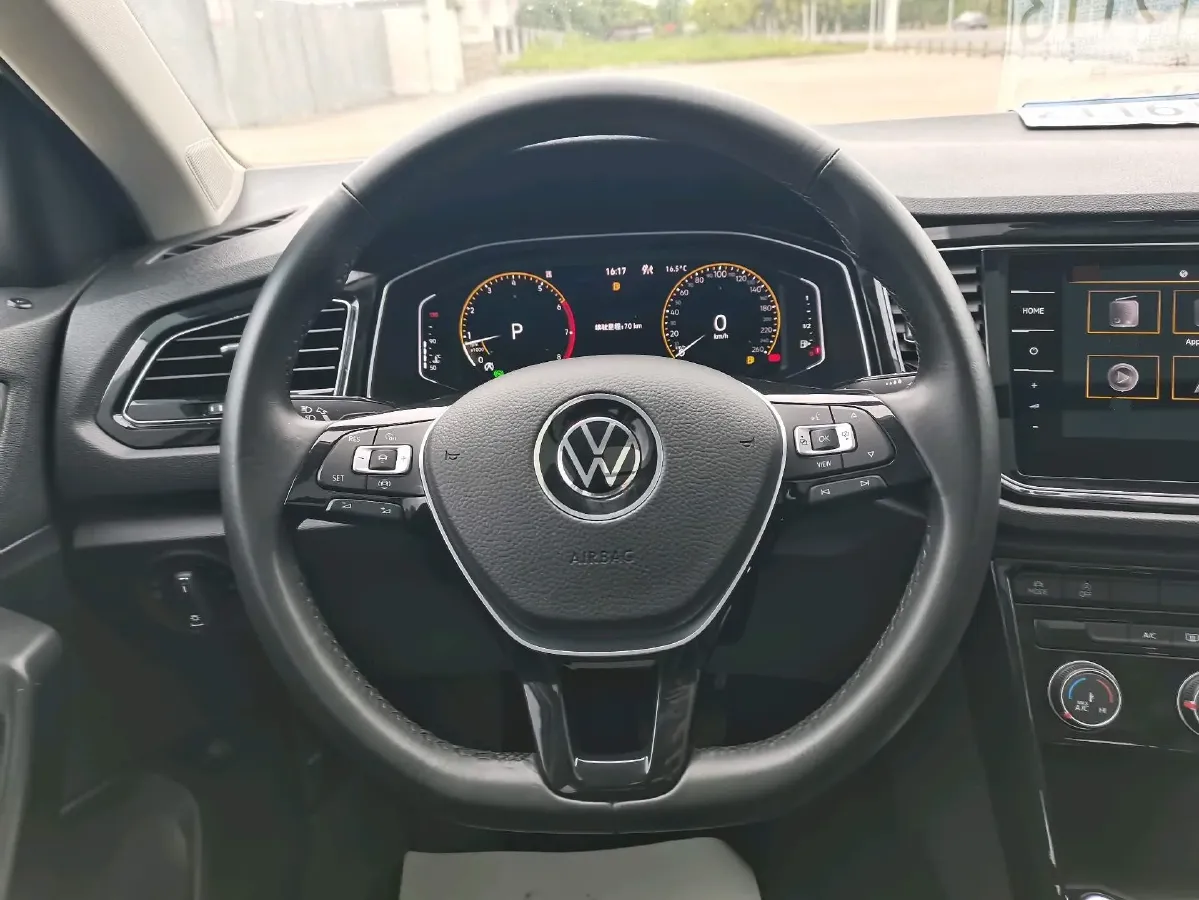 2021 Volkswagen T-Roc 1.4T 150HP L4 7DCT,autocango,china used car exporter,china ev exporter,chinese used car exporter,chinese used ev exporter