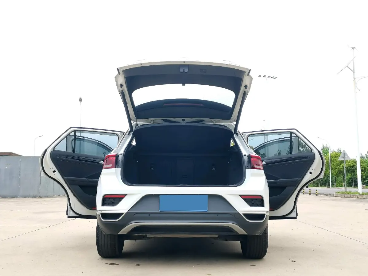2021 Volkswagen T-Roc 1.4T 150HP L4 7DCT,autocango,china used car exporter,china ev exporter,chinese used car exporter,chinese used ev exporter