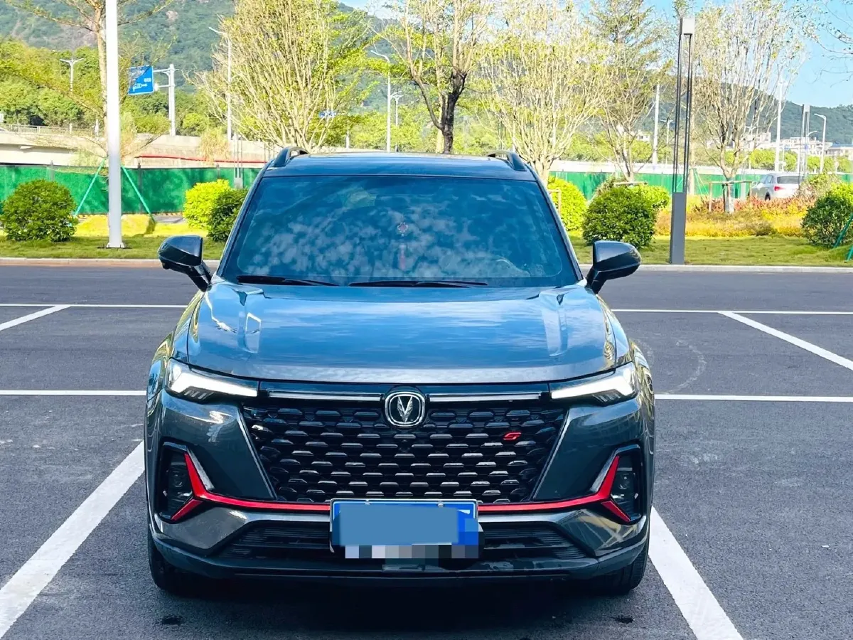 2023 ChangAn CS35 Plus 1.4T 160HP L4 7DCT,autocango,china used car exporter,china ev exporter,chinese used car exporter,chinese used ev exporter