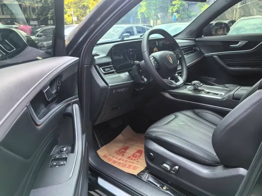 2025 HongQi HS5 2.0T 252HP L4 8AT,autocango,china used car exporter,china ev exporter,chinese used car exporter,chinese used ev exporter