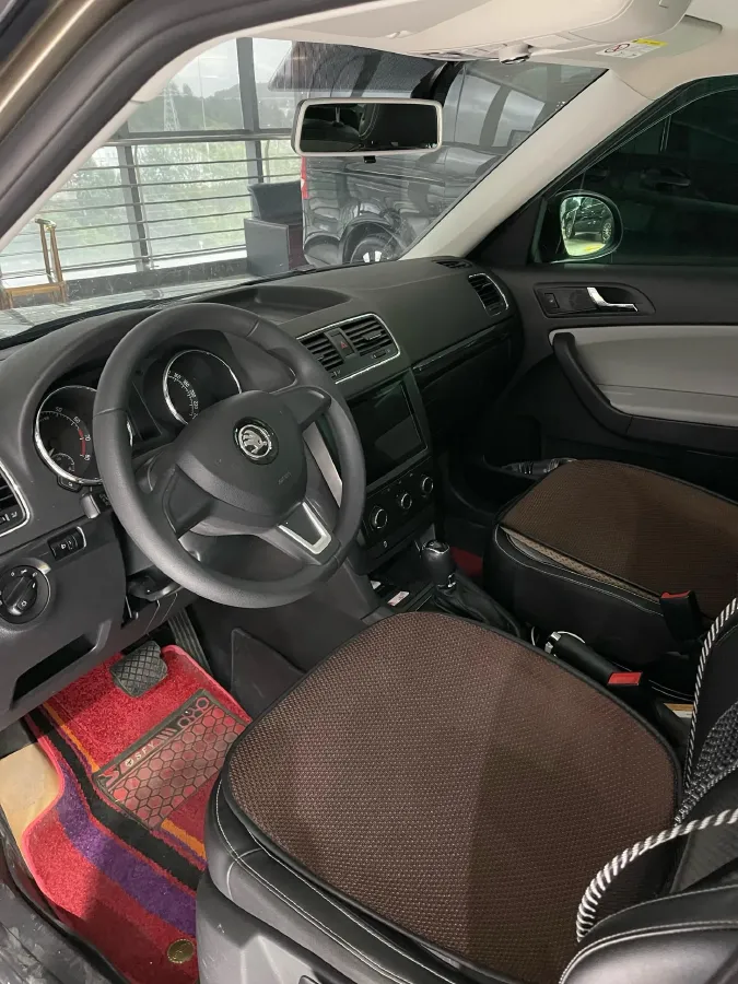 2017 Skoda Yeti 1.4T 150HP L4 7DCT,autocango,china used car exporter,china ev exporter,chinese used car exporter,chinese used ev exporter