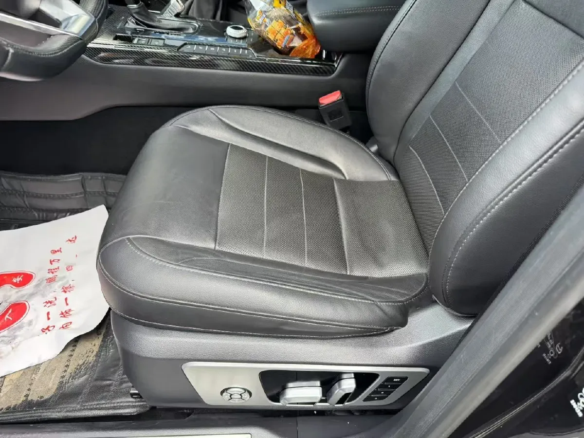 2017 WEY VV5 2.0T 197HP L4 7DCT,autocango,china used car exporter,china ev exporter,chinese used car exporter,chinese used ev exporter