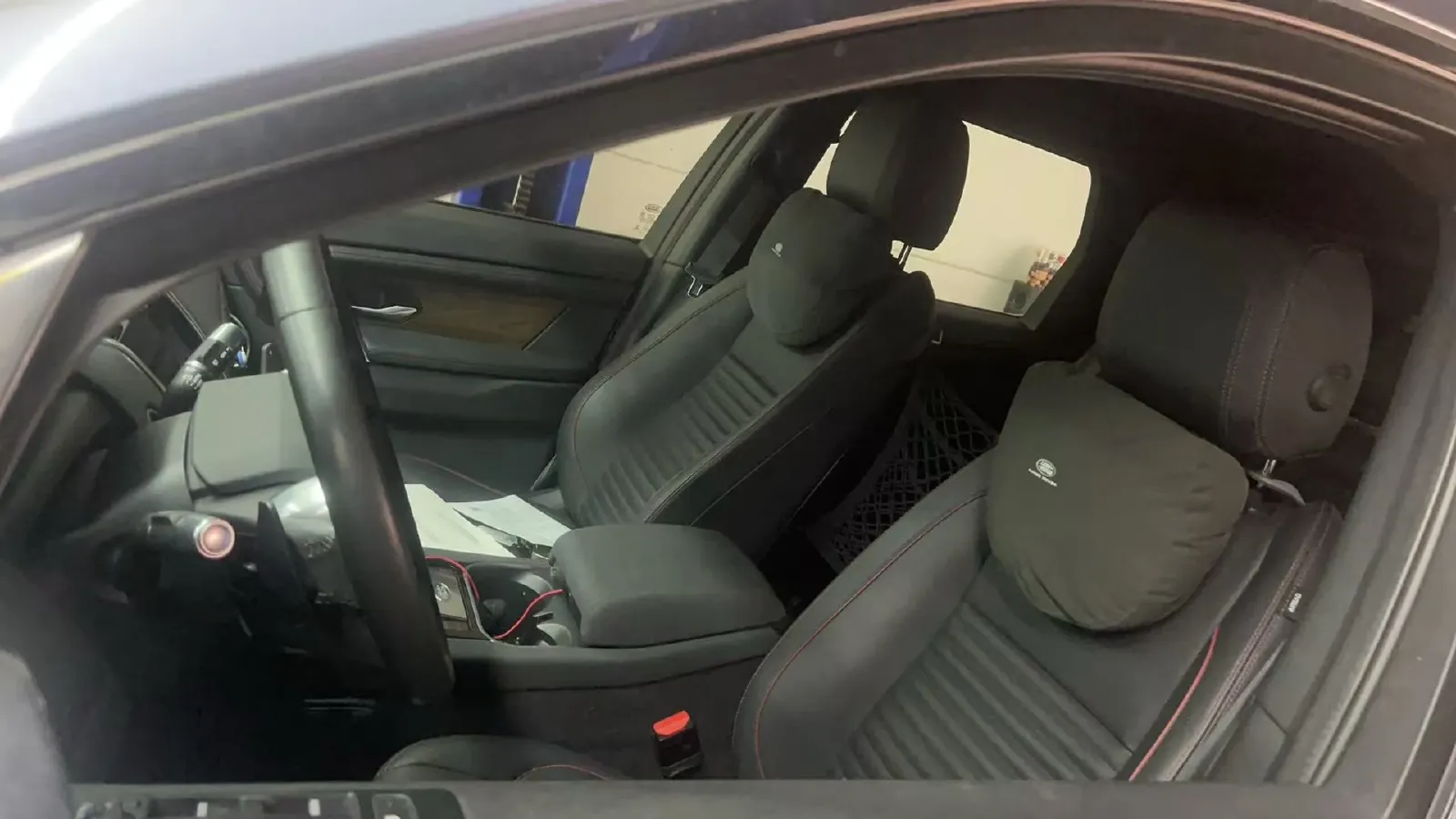 2021 Land Rover Discovery Sport 1.5T 200HP L3 8AT PHEV,autocango,china used car exporter,china ev exporter,chinese used car exporter,chinese used ev exporter