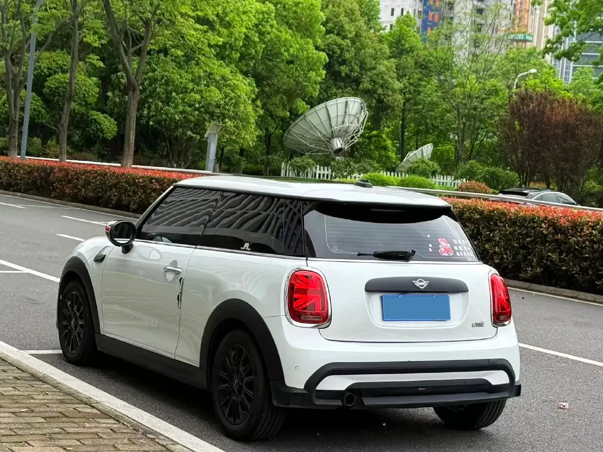 2023 MINI MINI 1.5T 102HP L3 7DCT,autocango,china used car exporter,china ev exporter,chinese used car exporter,chinese used ev exporter