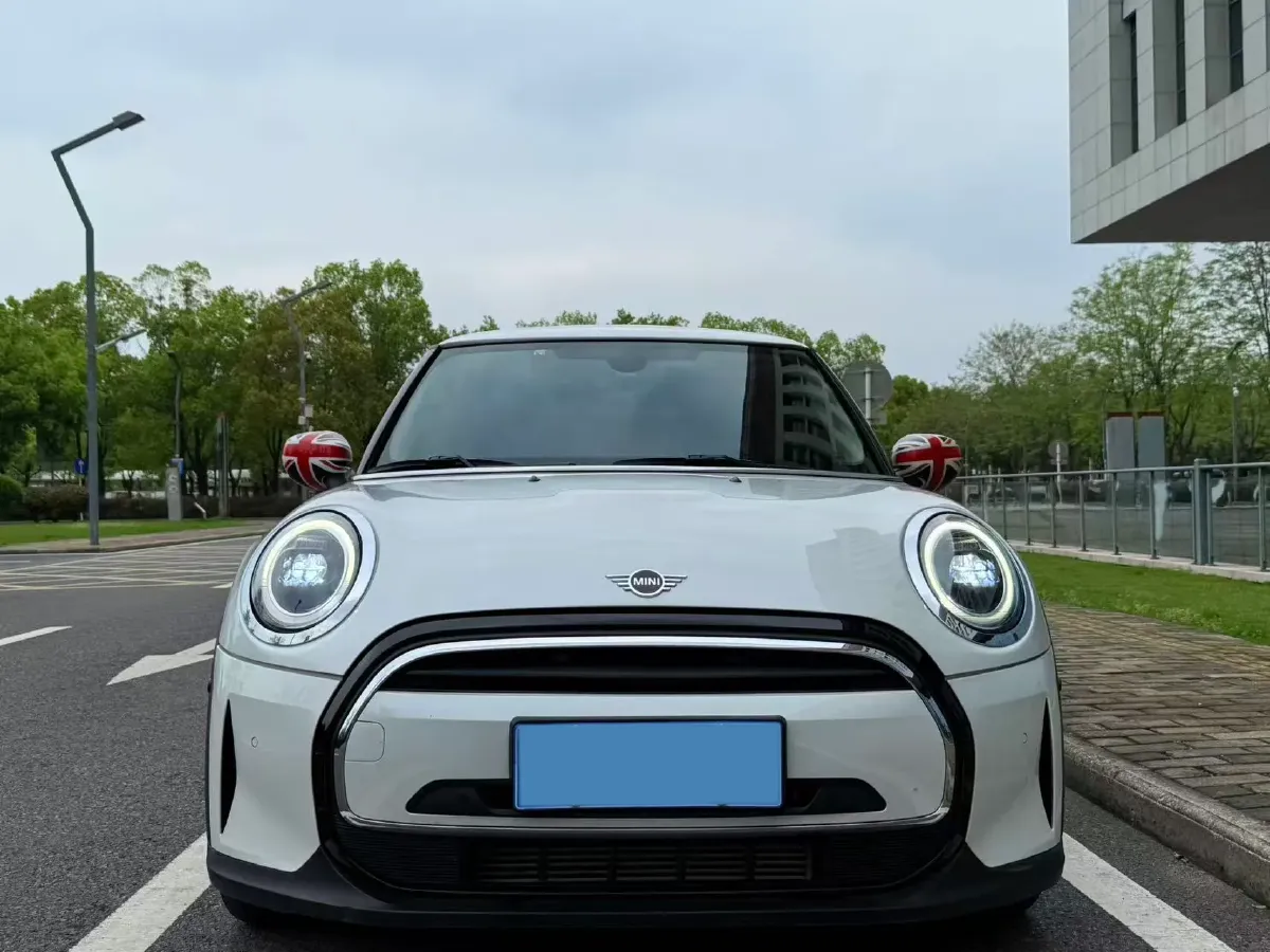 2023 MINI MINI 1.5T 102HP L3 7DCT,autocango,china used car exporter,china ev exporter,chinese used car exporter,chinese used ev exporter