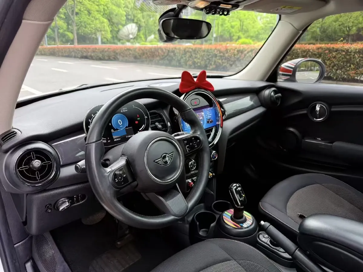 2023 MINI MINI 1.5T 102HP L3 7DCT,autocango,china used car exporter,china ev exporter,chinese used car exporter,chinese used ev exporter