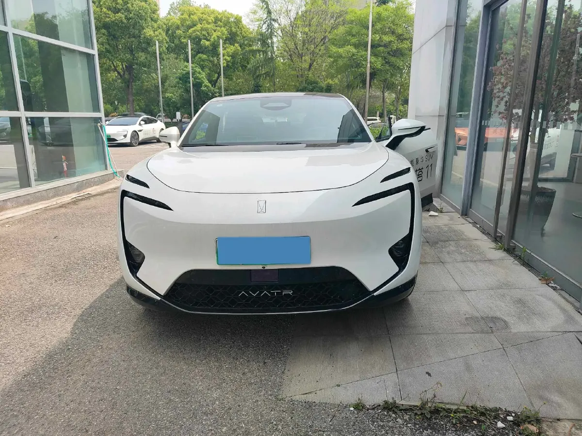 2025 Avatr 11 1.5T 156HP L4 REEV,autocango,china used car exporter,china ev exporter,chinese used car exporter,chinese used ev exporter