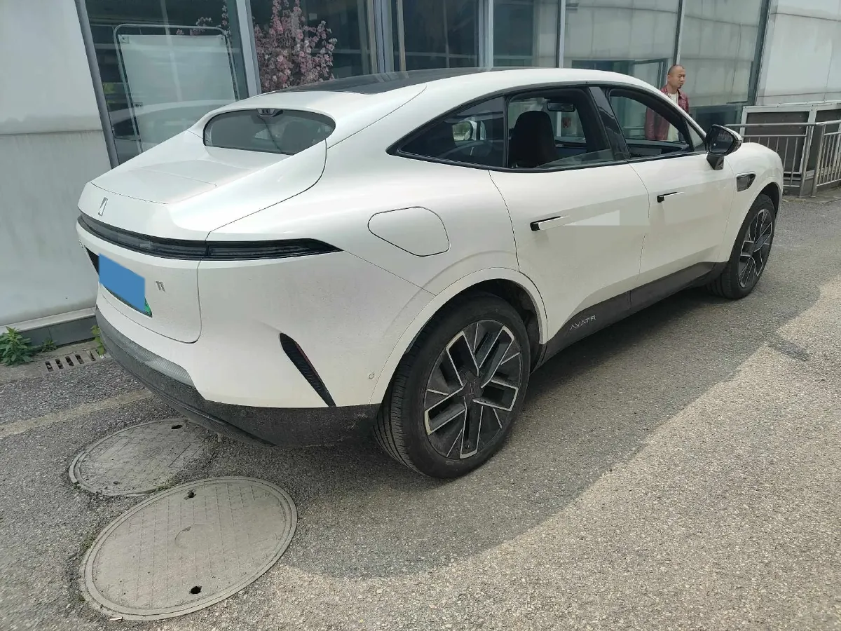 2025 Avatr 11 1.5T 156HP L4 REEV,autocango,china used car exporter,china ev exporter,chinese used car exporter,chinese used ev exporter