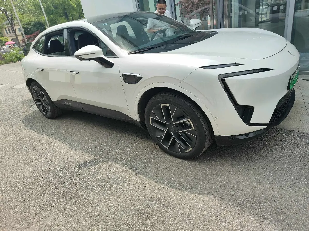 2025 Avatr 11 1.5T 156HP L4 REEV,autocango,china used car exporter,china ev exporter,chinese used car exporter,chinese used ev exporter