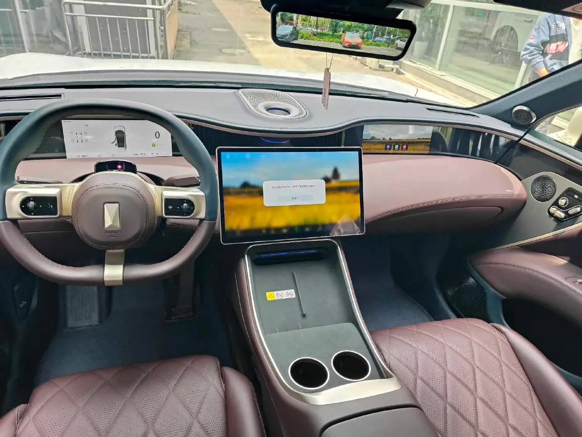 2025 Avatr 11 1.5T 156HP L4 REEV,autocango,china used car exporter,china ev exporter,chinese used car exporter,chinese used ev exporter